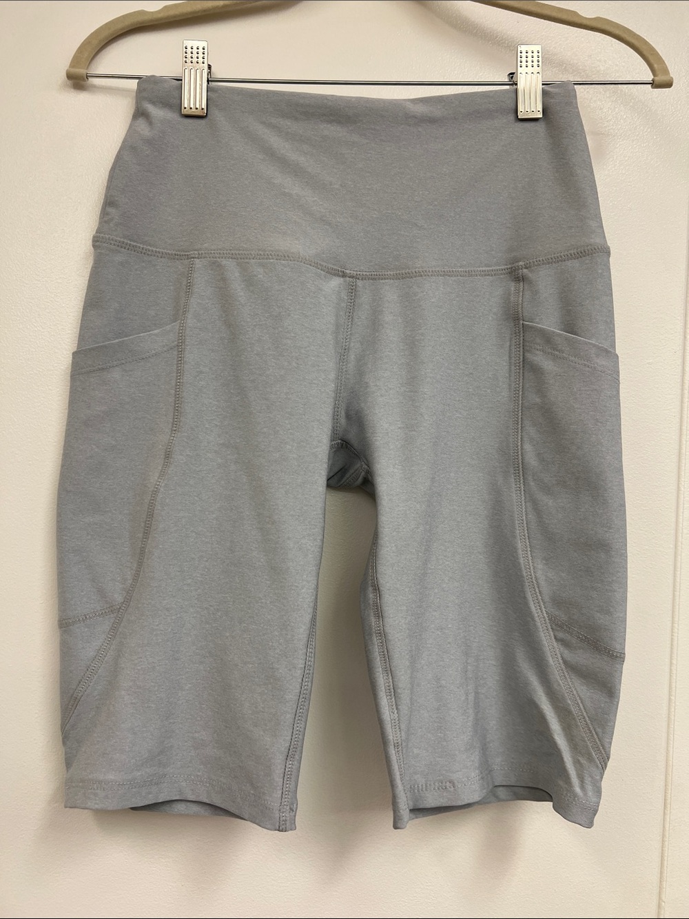 NYL Women’s High-Waist Gray Spandex Athletic Biker Shorts with Side Pockets